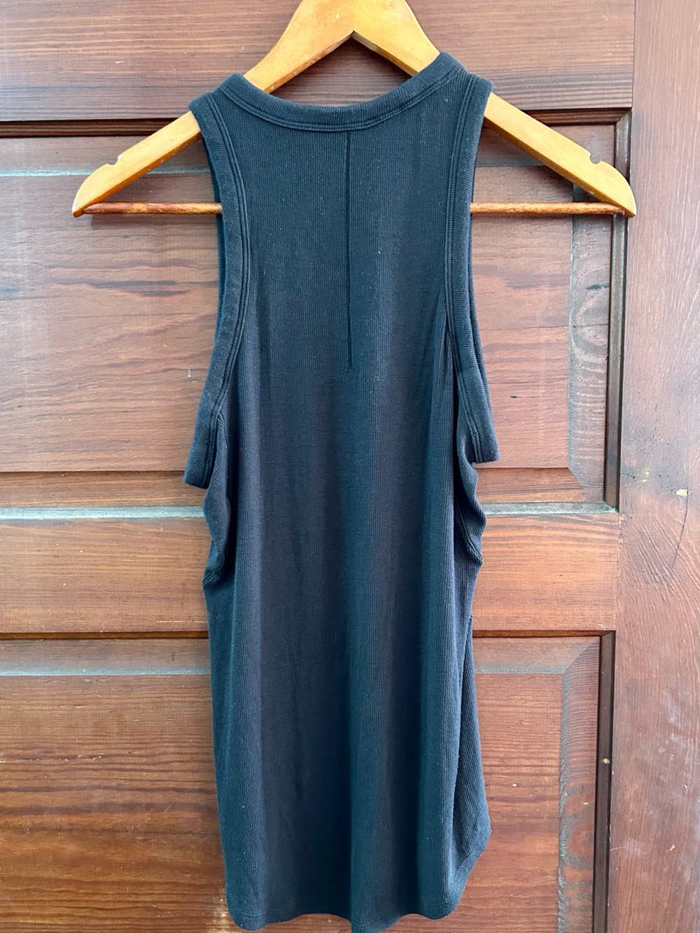 Lululemon Women’s Sleeveless Hold Tight Crewneck Tank Top *Waist Length in Black - Picture 3 of 9
